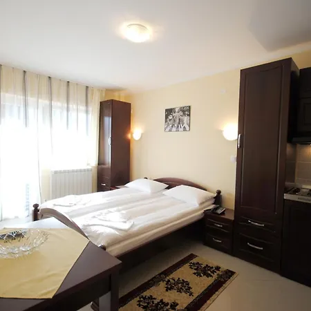 Ana * Gornja Trepča